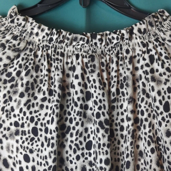 💖Leopard Print Top. A New Day - Picture 6 of 9